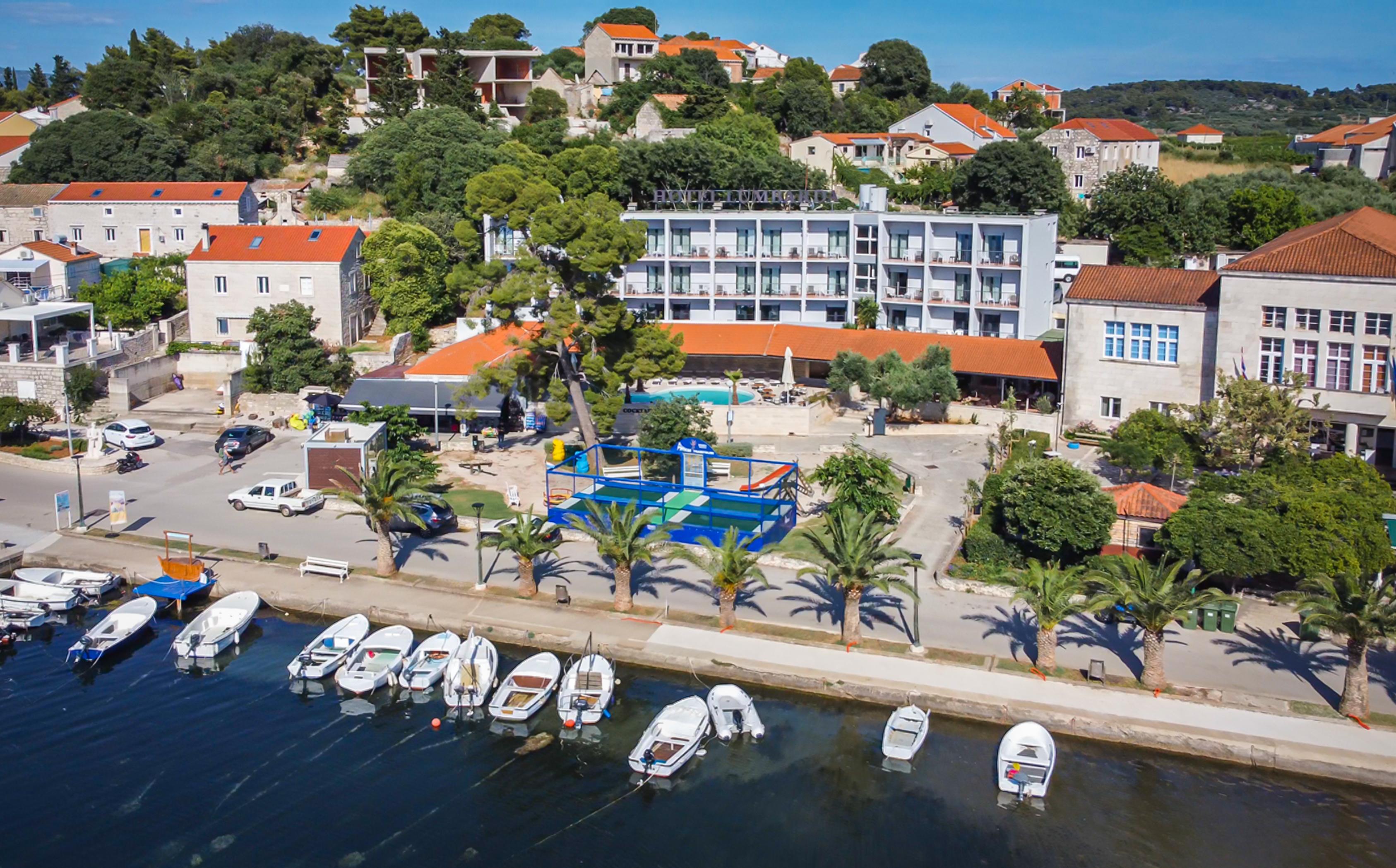 Hotel Lumbarda Exteriér fotografie