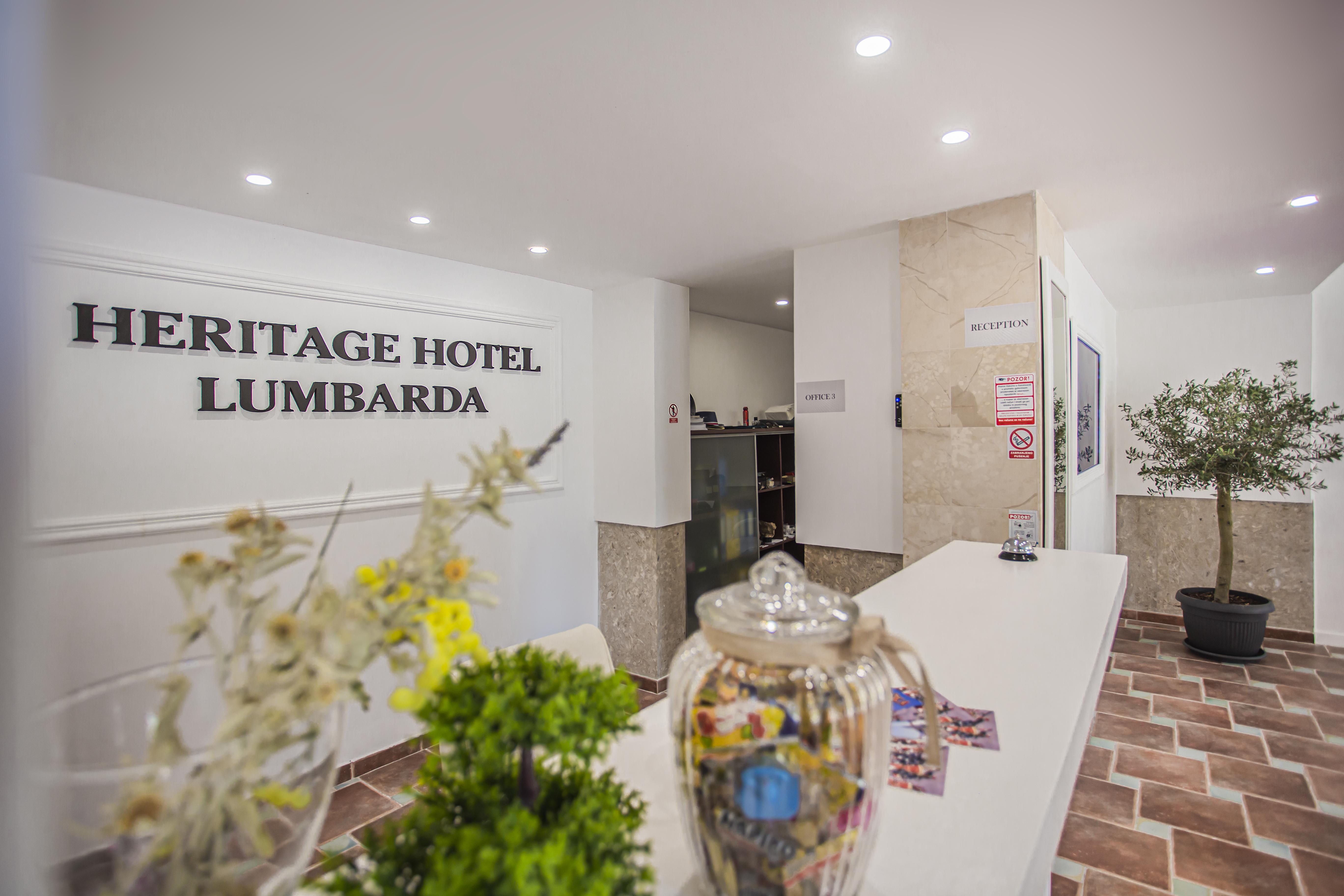 Hotel Lumbarda Exteriér fotografie